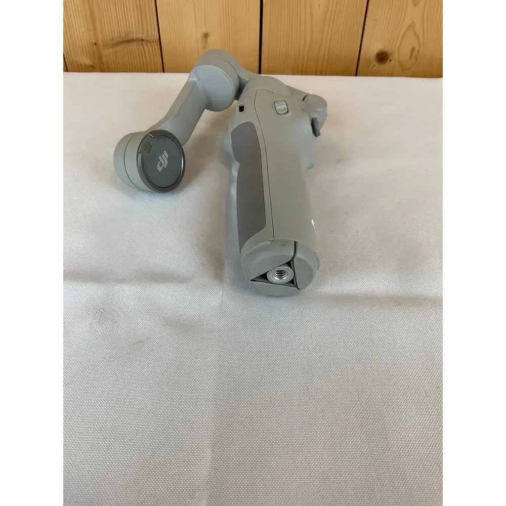DJI Osmo Mobile 7 Smartphone 3-Axis Gimbal Stabilizer, Gray (DEVICE ONLY)